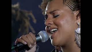 Floetry - Hey You (live from New Orleans)