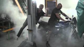 preview picture of video 'Suzuki Bandit 600 burnout'