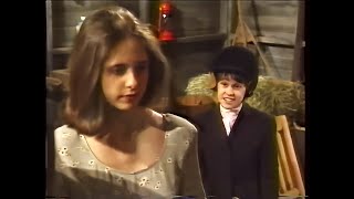 AMC -  Barn scene with Kendall (Sarah Michelle Gellar) and Bianca (Lacey Chabert).