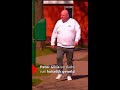Peter Gilles trok oorbel uit oor Nicol en beet in haar neus | #shorts
