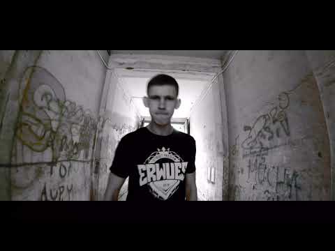 ERWUES - Z BRUDNEGO PODWÓRKA (ONE SHOT)