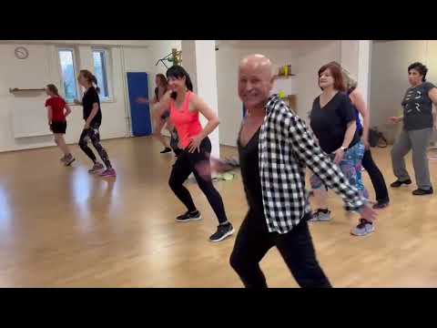 Jiří Korn Té co snídá, choreografie Vojta Lacko