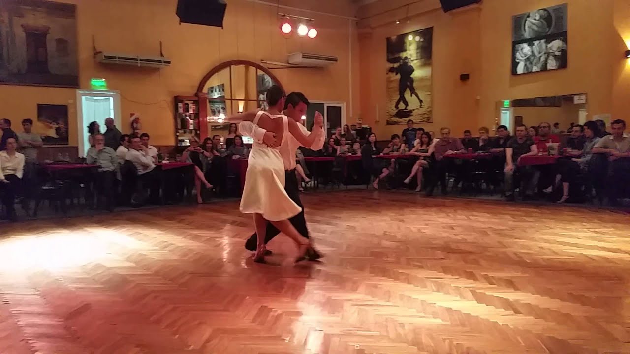Sebastián Bolivar y Agustina Paez en Soho Tango - La milonga de Buenos Aires