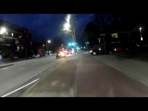 AUTO SLAAT AF ZONDER UIT TE KIJKEN