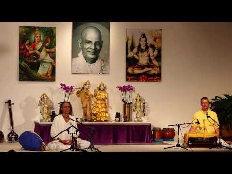 Satsang mit Narendra - Bhave Meditation, Mantrasingen - Yoga Vidya Live 20:00 Uhr 14.09.2020