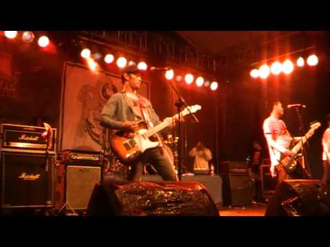 Buckskin Bugle - Langkah Penuh Harap Live At JakCloth YES 2011 JKT