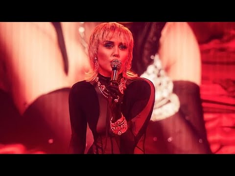 Video thumbnail for Who Owns My Heart (Live From the iHeart Music Festival)
