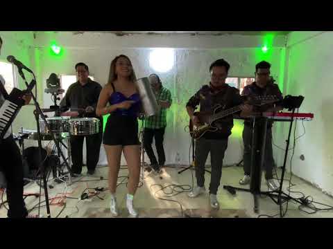 Cumbia de los pajaritos , (live)