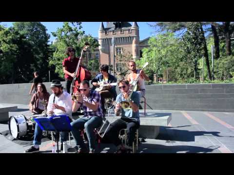 LE BARDI MANCHOT - I Want A Big Butter And Egg Man - Official Video