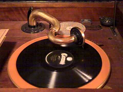 CALIFORNIA RAMBLERS VARSITY EIGHT ADRIAN ROLLINI - ARKANSAS BLUES - ROARING 20'S VICTROLA