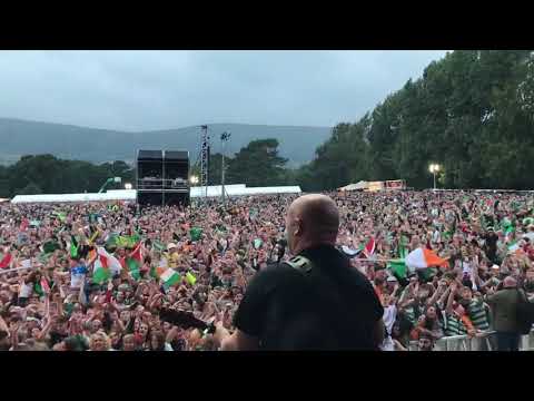 Shebeen Sing Grace to 10,000 people at the Falls Park Féile Tonight