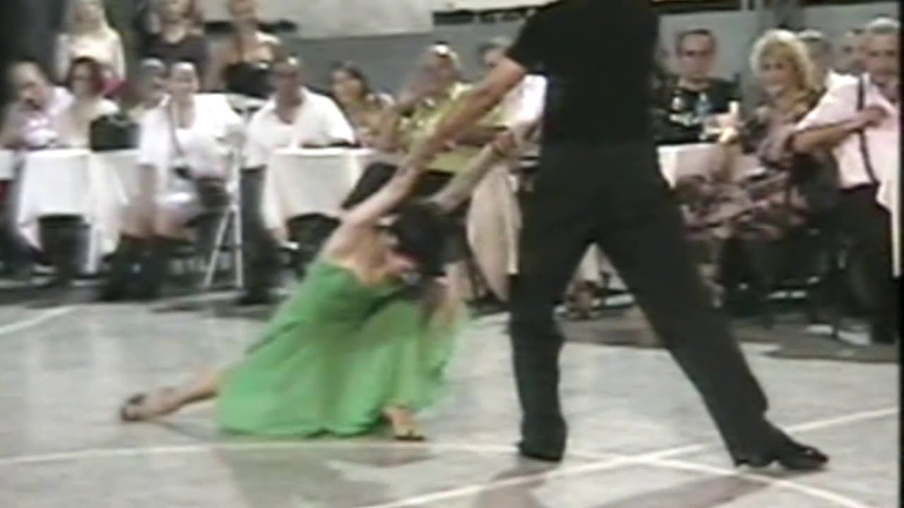 Gustavo Rosas. Tango Susu con Guillermina Quiroga en Sunderland de Buenos Aires.Enero 2005.Argentina