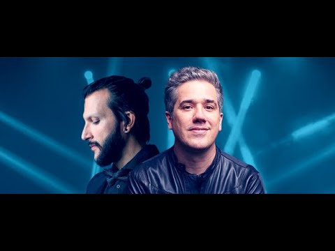 Rogério Flausino, maestro Carlos Prazeres e orquestra em Goiânia