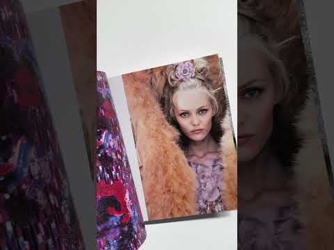 Книга о моде и стиле Chanel: Collections and Creations. Daniele Bott лучшие книги о дизайнерах и модных домах - фото 1 - id-p1287904036