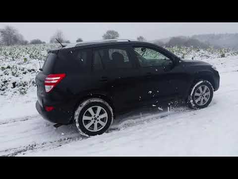 Toyota Rav4 2.2 D4D // snow climbing