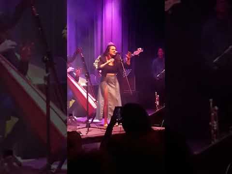 Adriana Corredor/ De Raiz