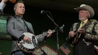 Doyle Lawson &amp; Quicksilver / Girl From West Virginia