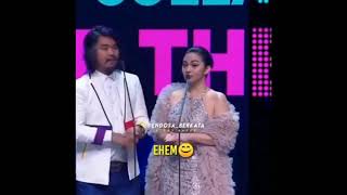 Download lagu KOMPLIKASI Story WA Terbaru 2020 mp3