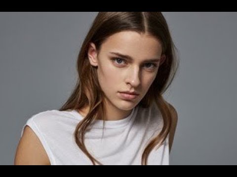 MEREL ZOET Model 2019 - Fashion Channel