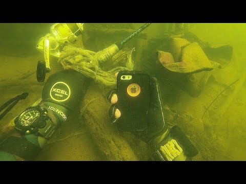 Found iPhone Underwater While Scuba Diving a Boat Ramp! (What's Under the Boat Ramp?) Video