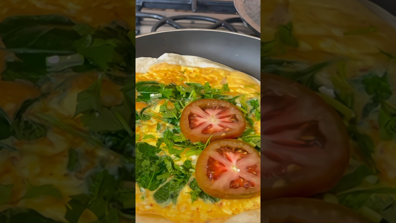 Easy Tortilla Wrap with Egg, Tomato, Cheese & Spinach | Healthy Breakfast Idea