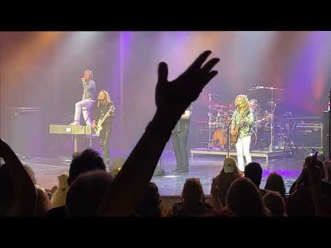 Rock Legends Cruise 2022 - Styx performing Come Sail Away