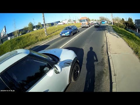 PMS-827 Centizés - Close pass