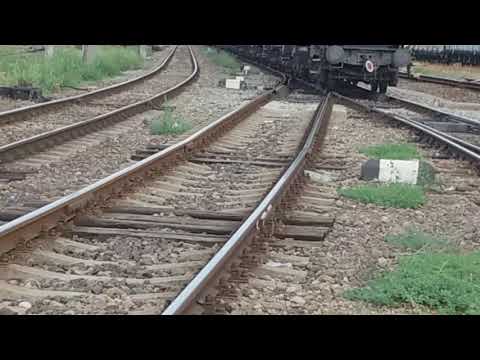 Trenul de marfă și sub trenul Săgeata albastră