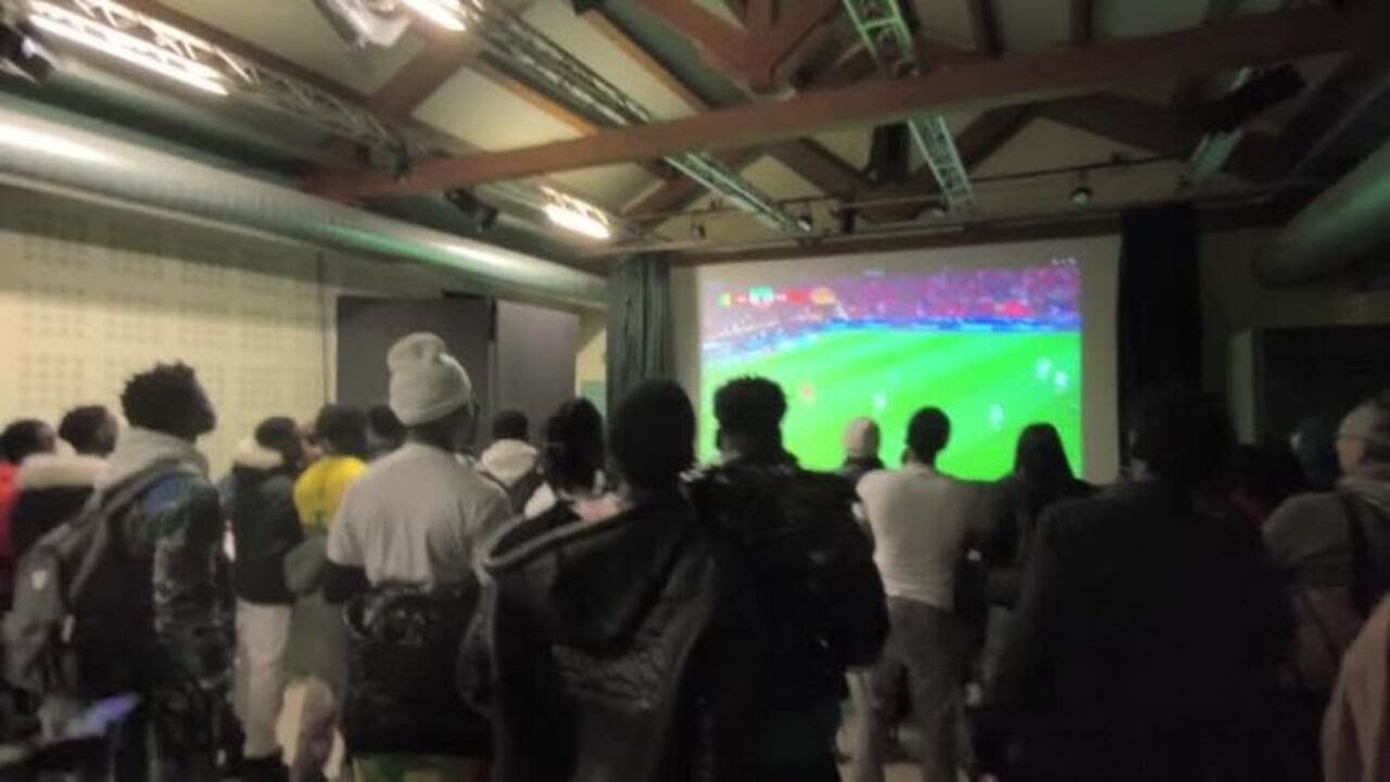 Coppa d'Africa, centinaia in strada a Torino in festa per il Senegal