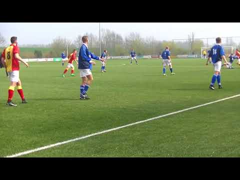 20180415 strandvogels1 tegen valken1