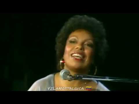 Roberta Flack - Killing Me Softly (1973) Live