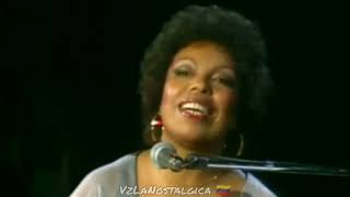 Roberta Flack - Killing Me Softly (1973) Live