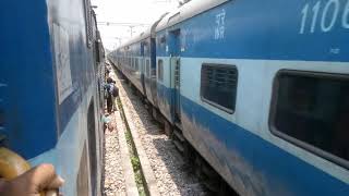 preview picture of video '19040 avadh express | 19269 Porbander Muzafarpur express'