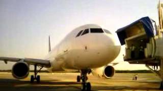 preview picture of video 'TACA - LACSA Airlines landing in Cancun Intl Airport'
