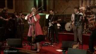 Eliza Carthy and The Wayward Band - Cobblers Hornpipe