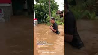 Download lagu Banjir Kudus, Mobil Hanyut Terseret Arus Sungai mp3