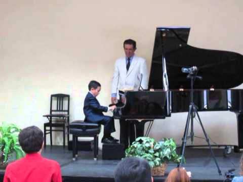 Recital Turkey in Straw