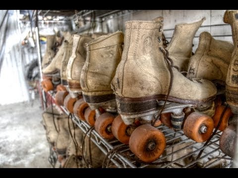 Watch Two Moms Beat Each Other Up At Colorado Springs Roller Skating Rink