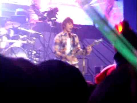 101224 Geek in the pink-cnblue feel the blue