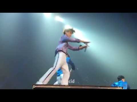 160910 EXO'rDIUM in BKK - When Baekhyun goes hard