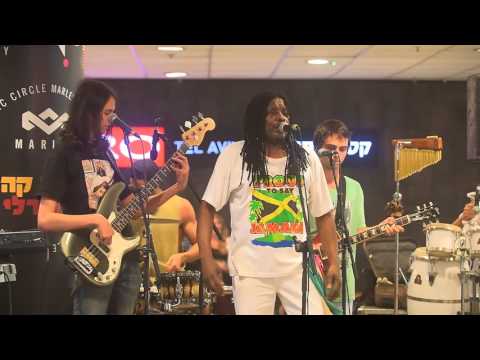 טוני ריי ולהקת עמג'ה