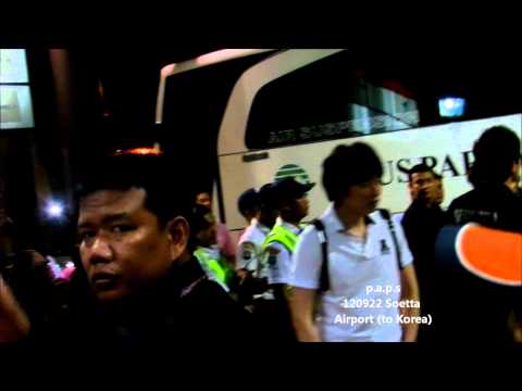 120922 - Shinee @ Soetta Airport (to Korea)
