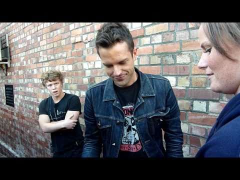 Brandon Flowers meeting the fans outside  Leeds Academy  part 2
