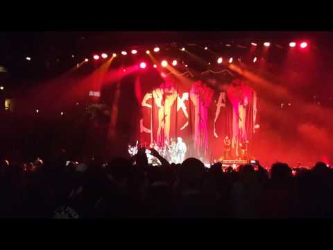 Sixx A.M. "Rise"(LIVE) Giant Center