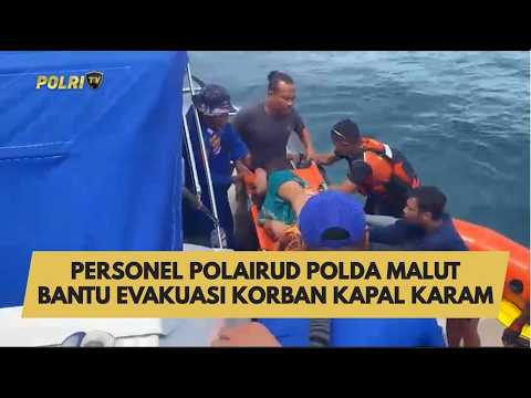 PERSONEL POLAIRUD POLDA MALUT BANTU EVAKUASI KORBAN KAPAL KARAM