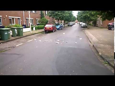 Zwerfvuil op straat.