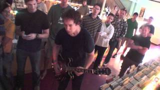 NO AGE - "Neck Escaper" instore