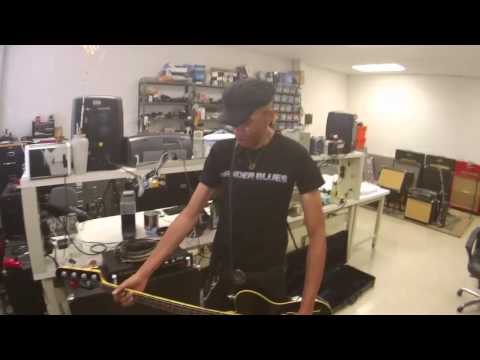 dUg Ultra Bass 1000 by Tech 21