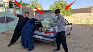Download lagu Bringing chicken for Reza; Daniyal's fight with Serubogol escalated! mp3 Download lagu Bringing chicken for Reza; Daniyal's fight with Serubogol escalated! mp3