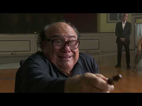 Frank Plays Chess - It's Always Sunny In Philadelphia Season 16, Episode 4